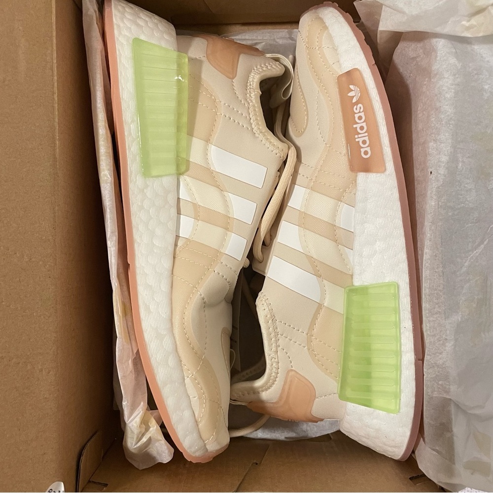 Adidas NMDR1 tennis shoes